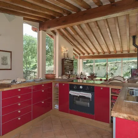 Sleeps 6 Pool Air Con Wifi *