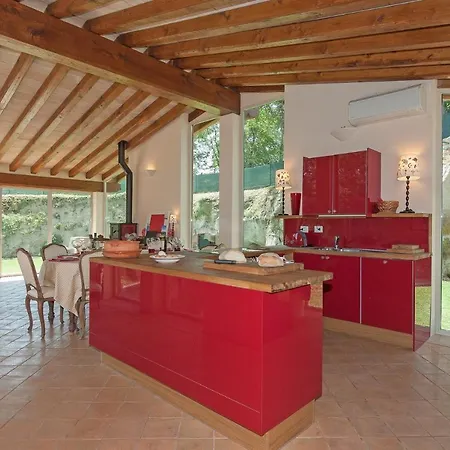 Sleeps 6 Pool Air Con Wifi Villa